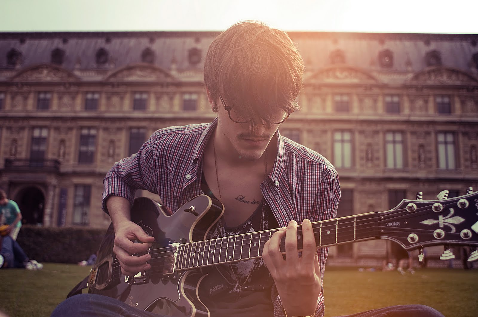 Live Fast, Love Hard – Théo Gosselin.