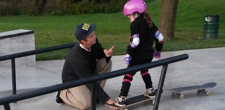 Mom’s open letter to teenage boy at skatepark after teaching her 12 year-old daughter
