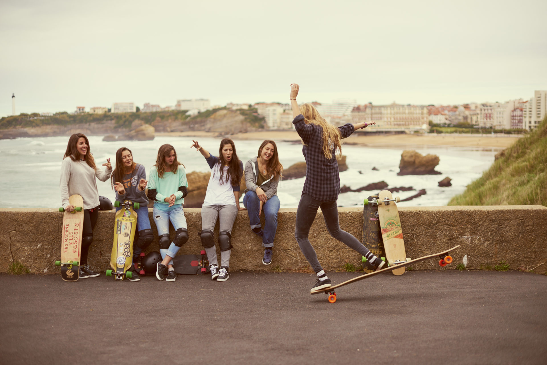 French mobile company Bouygues chose Longboard Girls Crew for their new campaign!